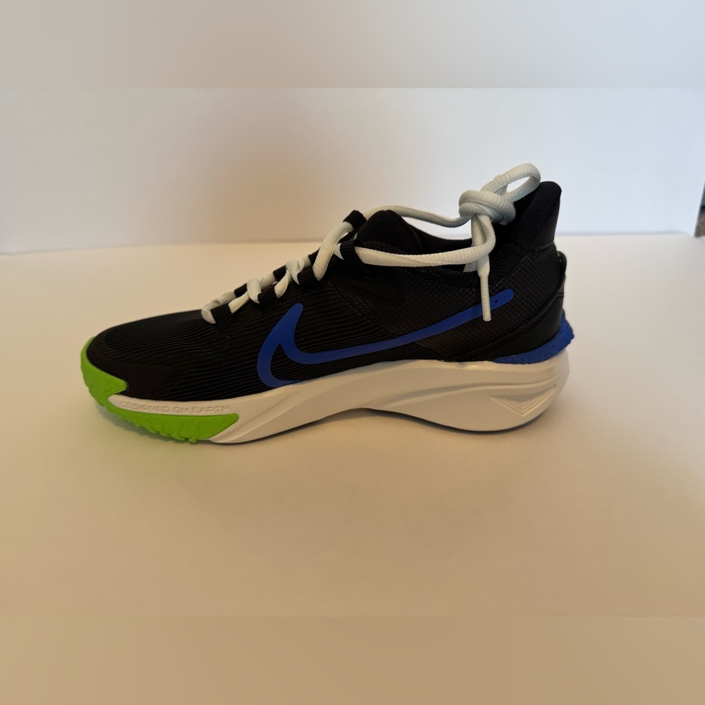 NWOT SINGLE RIGHT Amputee/Injury Nike Kids Star Runner 4